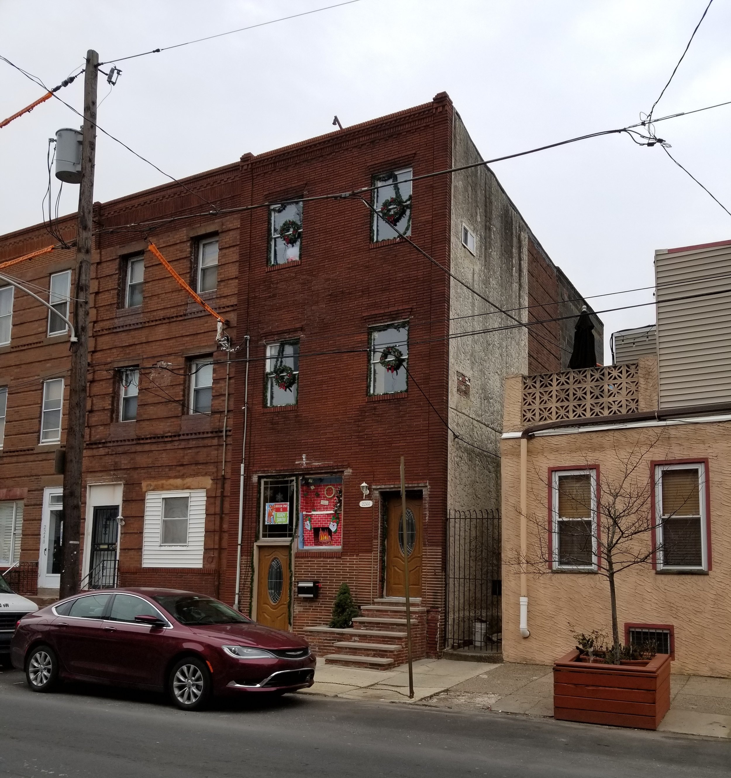 See, they even have cardboard chimneys in South Philly!