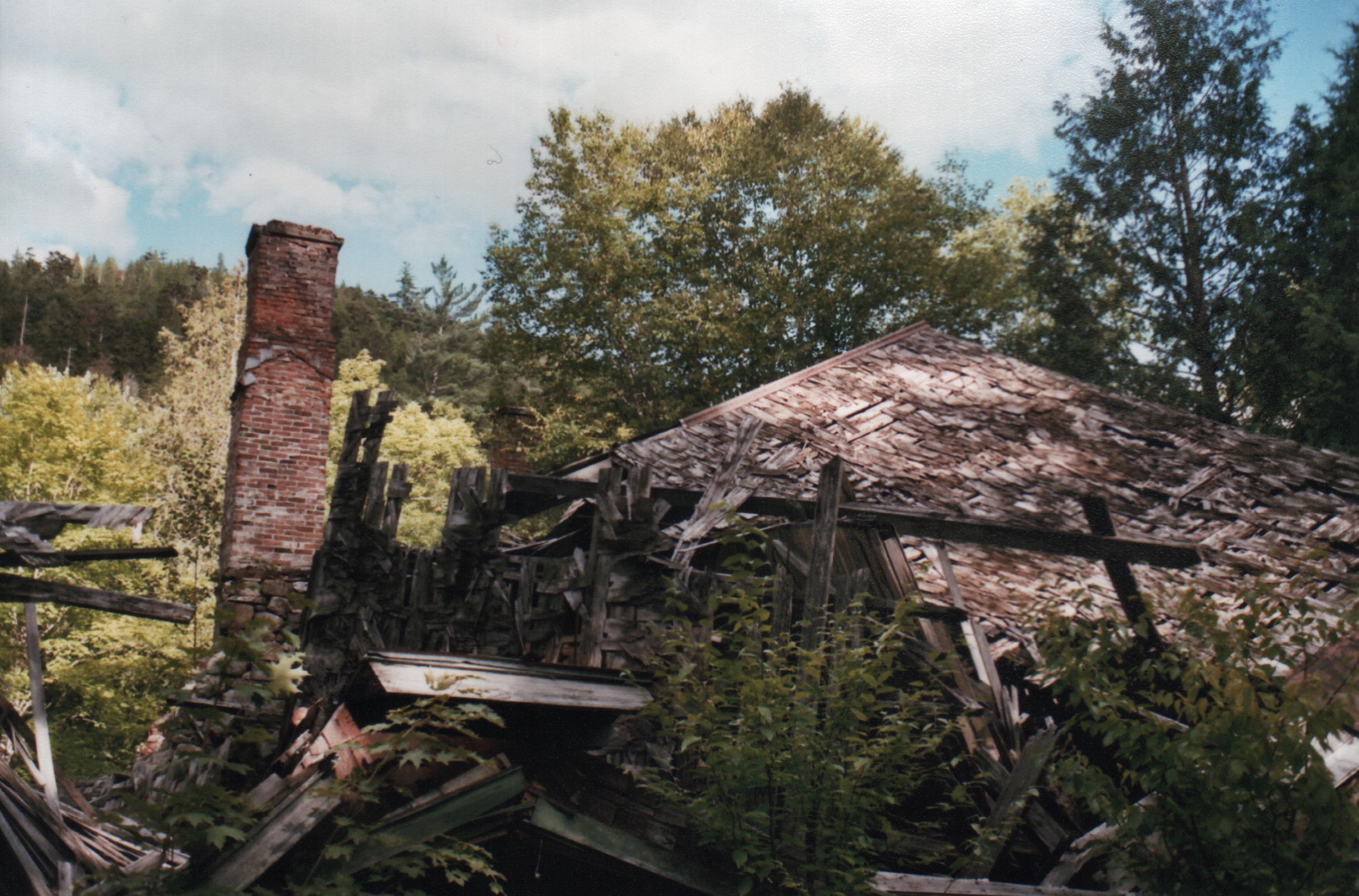 Collapse – Nobody knows how much longer these houses will stay standing.